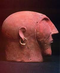 Chiusi, Canopo a forma umana